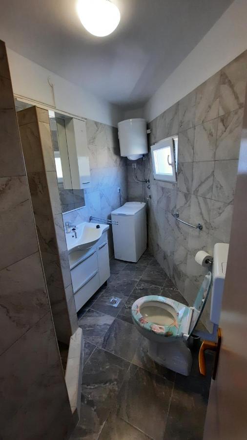 Apartment Pinoapplosinj Veli Lošinj Exterior foto