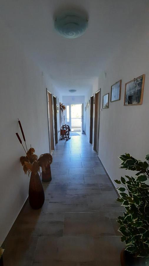Apartment Pinoapplosinj Veli Lošinj Exterior foto