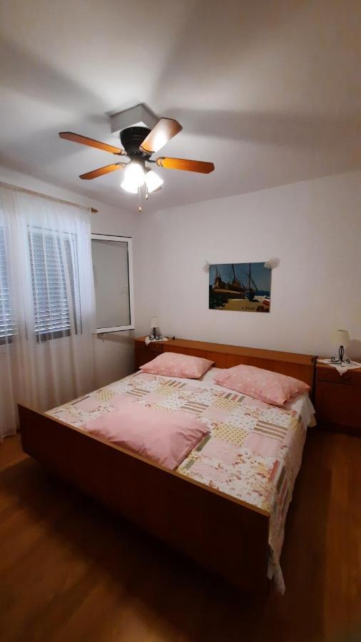 Apartment Pinoapplosinj Veli Lošinj Exterior foto