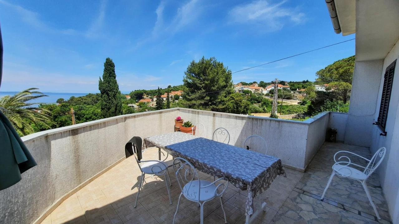 Apartment Pinoapplosinj Veli Lošinj Exterior foto